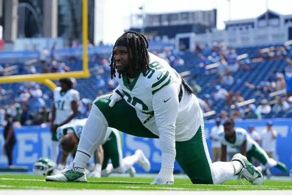 Jets Place T'Vondre Sweat on Injured Reserve