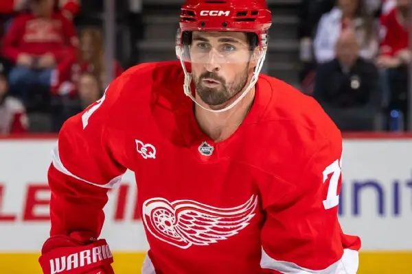 Red Wings Suspend Larkin, Seek Trade Options